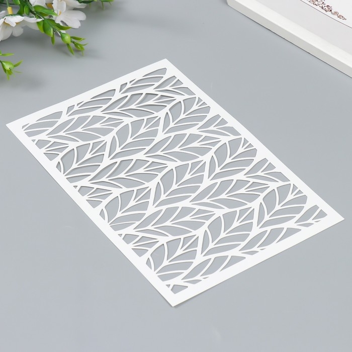 Трафарет пластиковый "Листочки" 24х16 см