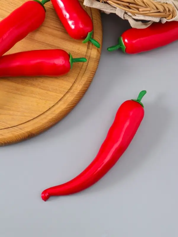 Муляж "Перец острый" 18 см, красный