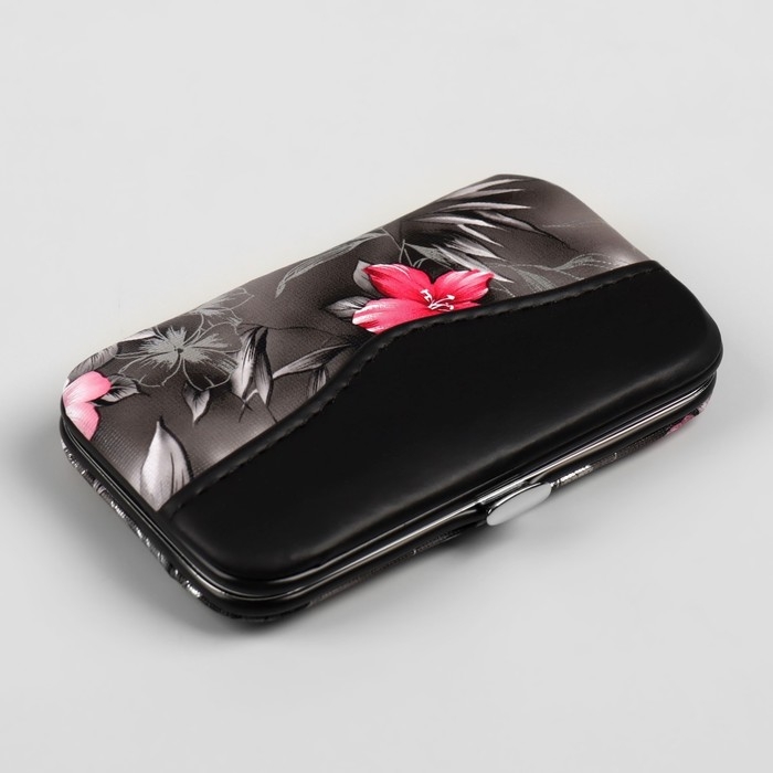 Набор маникюрный «Цветы», 7 предметов, в футляре, цвет МИКС Набор маникюрный «Цветы», 7 предметов, в футляре, цвет МИКС