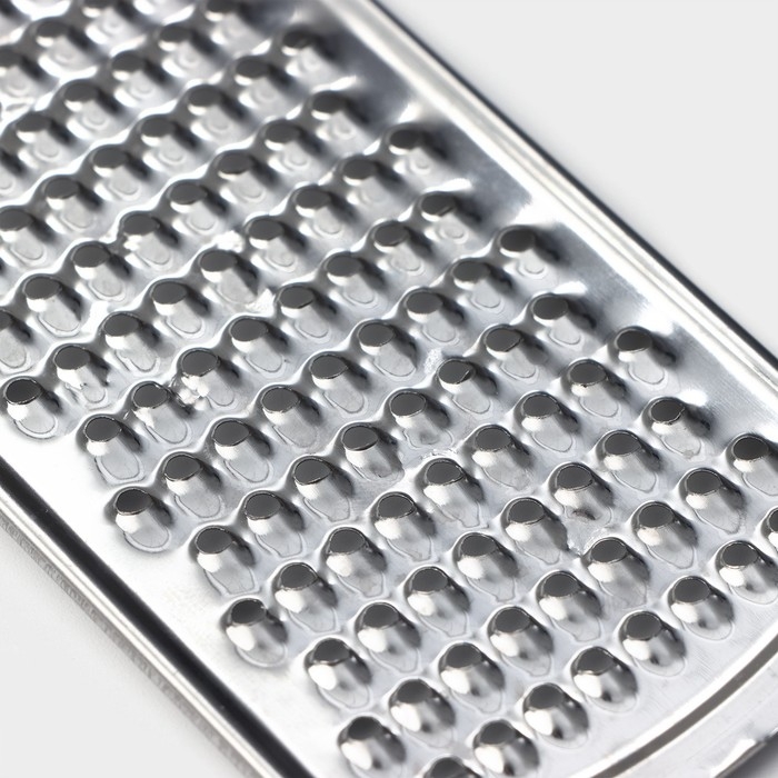 Тёрка для сыра мелкая Доляна «Помощник», 19×5 см, с ручкой, цвет серебристый Тёрка для сыра мелкая Доляна «Помощник», 19×5 см, с ручкой, цвет серебристый