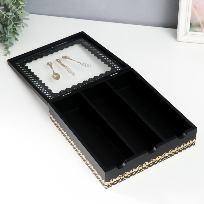 Шкатулка дерево с делениями Шкатулка дерево с делениями "Столовые предметы" чёрная с золотом 26х24х6,8 см