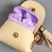 Брелок кожзам с карабином, с кистью "Саквояж" сливочный 7,5х4х7 см Брелок кожзам с карабином, с кистью "Саквояж" сливочный 7,5х4х7 см