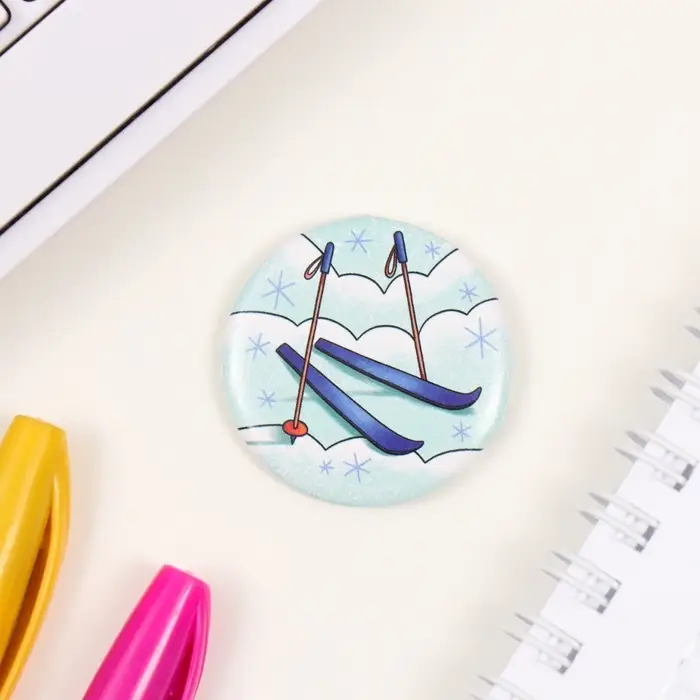 Значок закатной d=35 мм Значок закатной d=35 мм "Лыжи" 6,5х6,5 см