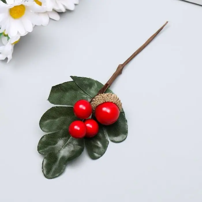 Декор для творчества Декор для творчества "3 ягодки с жёлудем" 8,5 см