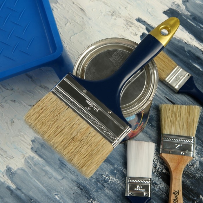 Кисть плоская ТУНДРА, натуральная щетина, пластиковая рукоятка, 4 Кисть плоская ТУНДРА, натуральная щетина, пластиковая рукоятка, 4", 100 мм