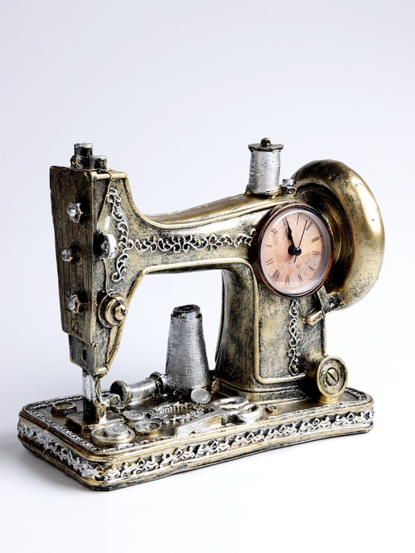 Часы настольные интерьерные, «Швейная машинка», на батарейках, 23.5×10.5×20 см, d-5.5 см Часы настольные интерьерные, «Швейная машинка», на батарейках, 23.5×10.5×20 см, d-5.5 см