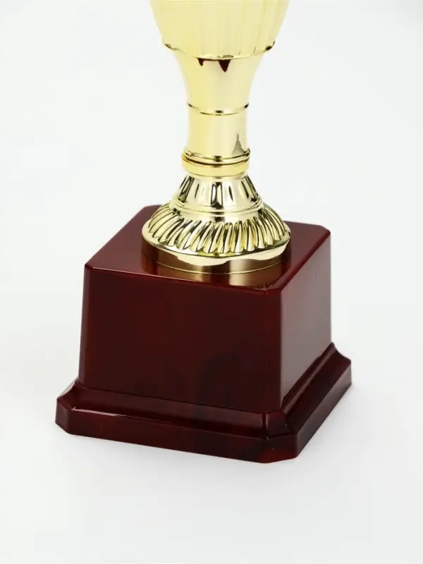 Кубок 042С, наградная фигура, золото, подставка пластик, 26.2&times;8.7&times;7.5 см