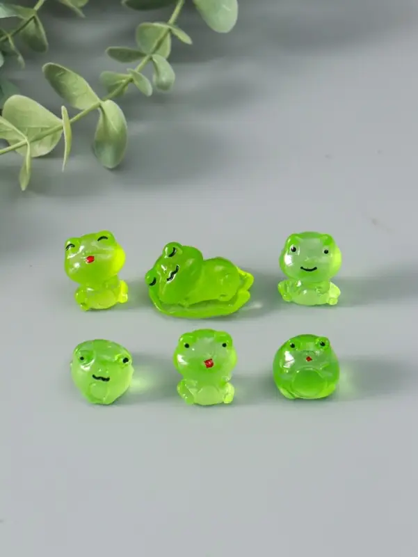 Сувенир эпоксидная смола флюоресцентный Сувенир эпоксидная смола флюоресцентный "Лягушата" набор 6 шт 3,2х2,5х2 см