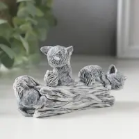 Фигурка &laquo;Лисята играющие на бревне&raquo;, мраморная крошка, 5 см
