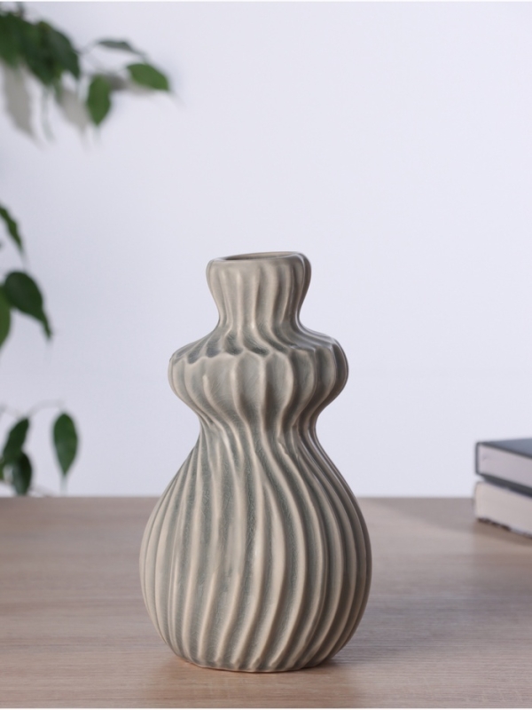 Ваза керамика настольная Ваза керамика настольная "Дилис" d-4.5 см, 19х10 см, серый