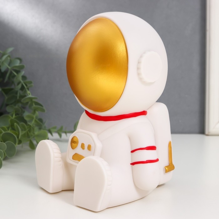 Копилка пластик Копилка пластик "Космонавт сидячий" МИКС 12,5х12,5х17,5 см