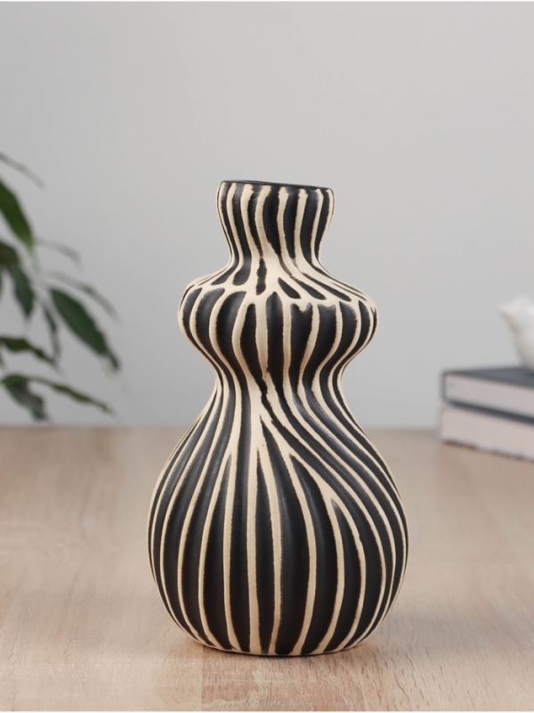 Ваза керамика настольная Ваза керамика настольная "Дилис" d-3,5см, 19х10 см, чёрный