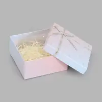 Коробка подарочная с наполнением &laquo;Градиент&raquo;, 15&times;15&times;7 см, гирлянда, бумажный наполнитель