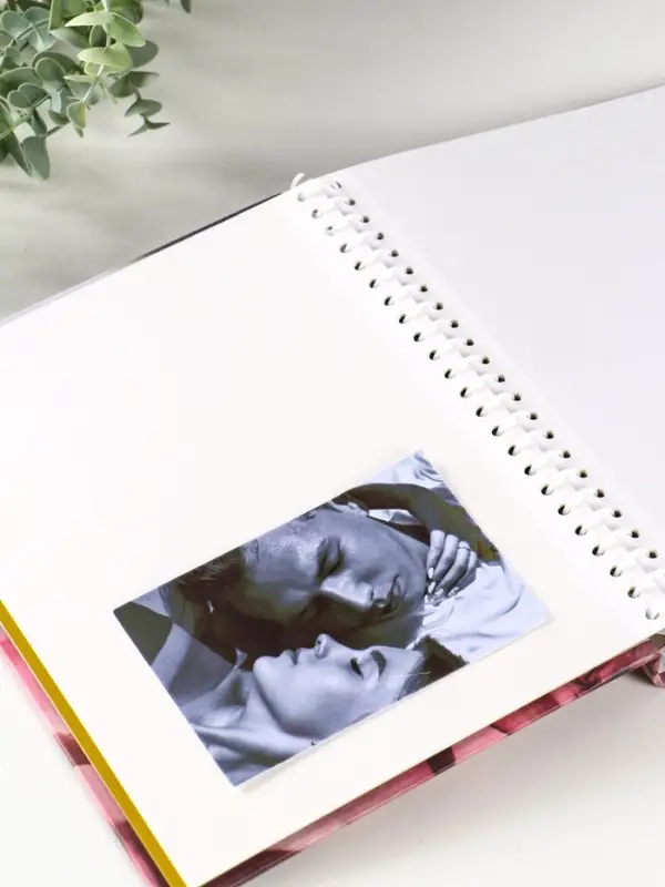 Фотоальбом 10 магнитных листов Фотоальбом 10 магнитных листов "Роза" 23X28см, пер-т внутр.спираль