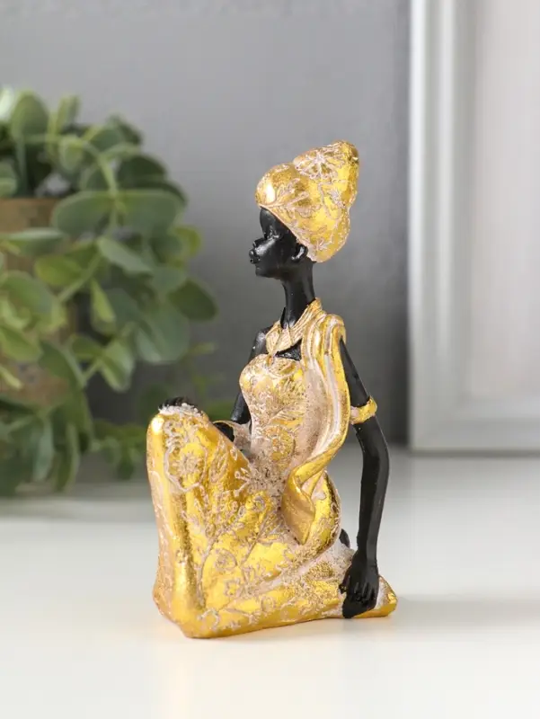 Сувенир полистоун "Африканка в золотом платье с белой патиной" чёрный 7х5х11 см