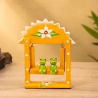 Сувенир "Лягушата на качелях" дерево 10х3,5х15 см, цв.  оранжевый Сувенир "Лягушата на качелях" дерево 10х3,5х15 см, цв.  оранжевый