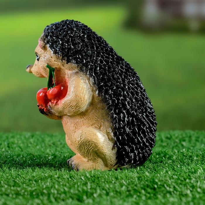 Садовая фигура  Садовая фигура "Ёжик с вишней" 13см