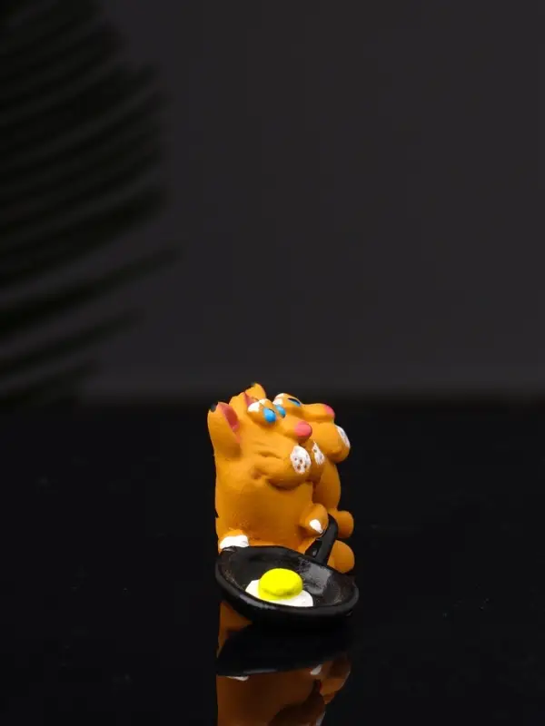 Фигура "Два кота с яичницей" 3.2х7х2.6 см