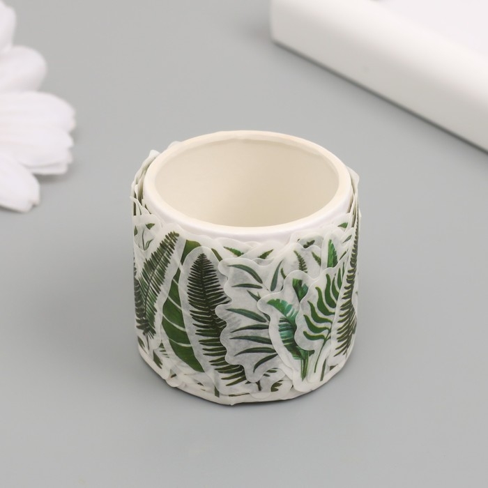 Наклейка бумага Наклейка бумага "Тропические листы" d=3 см 100 шт в рулоне 3,5х3,5 см