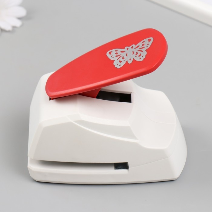 Дырокол фигурный рисунок 4,5х3,5 см Дырокол фигурный рисунок 4,5х3,5 см "Ажурная бабочка" МИКС 10х11,5х7,5 см