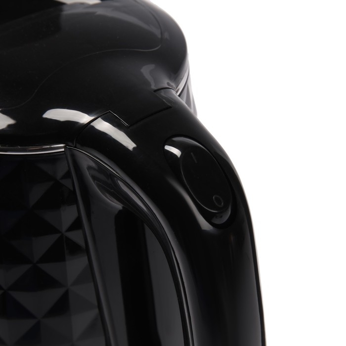 Чайник электрический Чайник электрический "Василиса" ВА-1033, пластик, колба металл, 1.8 л, 1500 Вт, чёрный