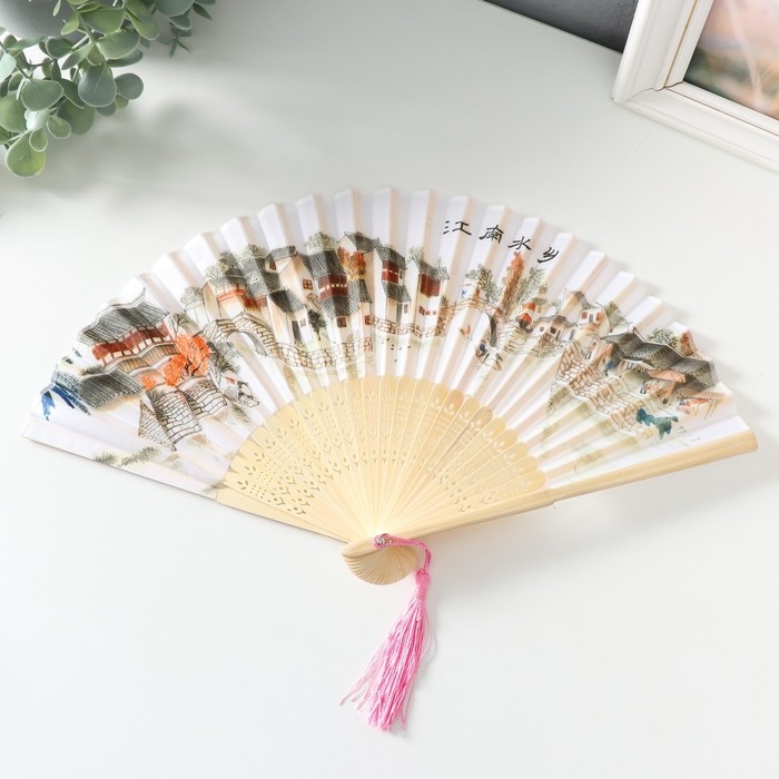 Веер дерево, текстиль h=21 см  Веер дерево, текстиль h=21 см "Город" цветной, с кисточкой