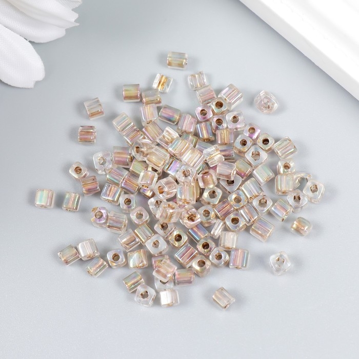 Бисер стекло 6/0  Бисер стекло 6/0 "Кубик. Полупрозрачный. Карамельный" 10 гр