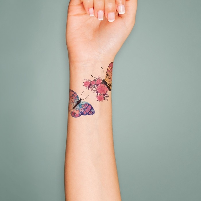 Татуировка на тело чёрная Татуировка на тело чёрная "Бабочки с цветами" набор 4 шт 6х6 см