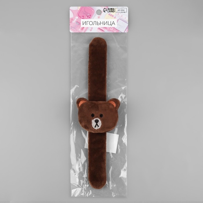 Игольница на браслете «Мишка», 23 × 6,5 см, цвет тёмно-коричневый Игольница на браслете «Мишка», 23 × 6,5 см, цвет тёмно-коричневый