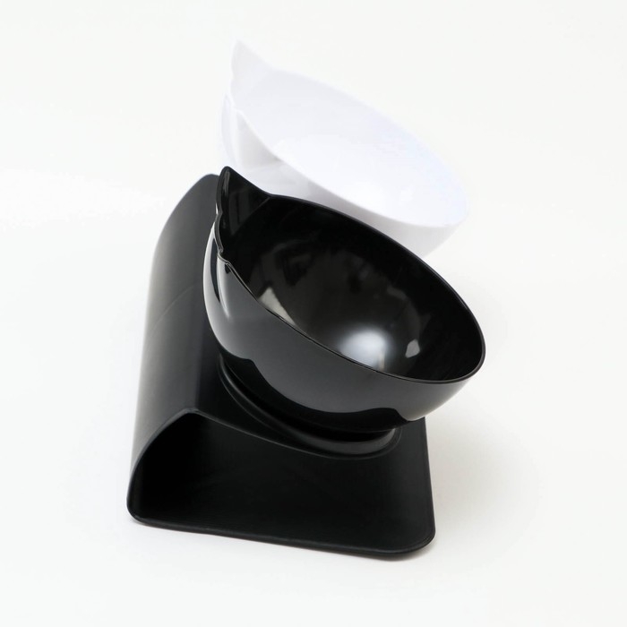 Миски пластиковые на чёрной подставке 27,5 х 14 х 15 см чёрная/белая Миски пластиковые на чёрной подставке 27,5 х 14 х 15 см чёрная/белая