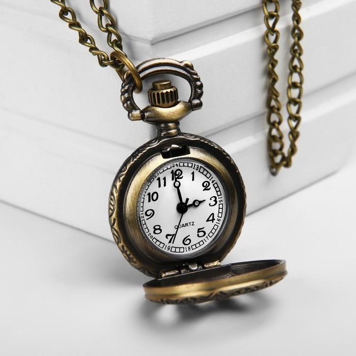 Часы карманные Часы карманные "Бабочка", кварцевые, 3.5 х 2.6 см