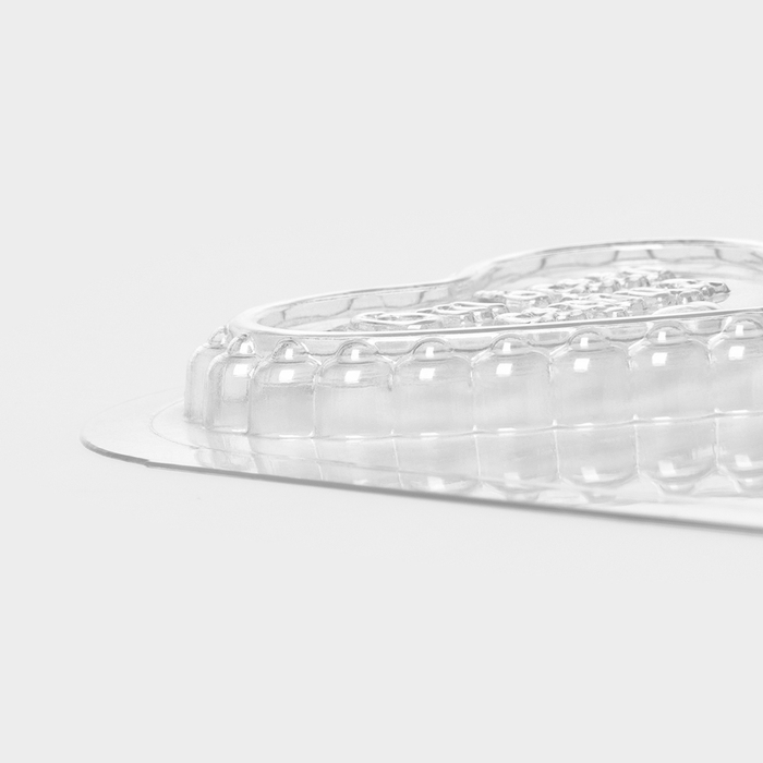 Форма для шоколада и конфет пластиковая «Сердечный порыв», 6×6,8×0,77 см, цвет прозрачный Форма для шоколада и конфет пластиковая «Сердечный порыв», 6×6,8×0,77 см, цвет прозрачный