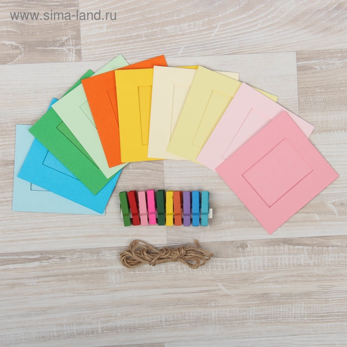 Набор фоторамок на прищепках  Набор фоторамок на прищепках "Цветные моменты", веревка: 2,5 м, прищепки: 0,6 × 3.5 × 0.8 см, фоторамки 10 шт., для фото 8,8 × 9,3 см