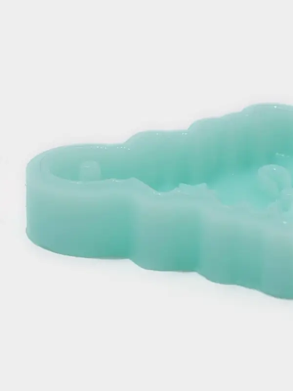 Молд для заливки новогодний &laquo;Ёлочка с подарками&raquo;, 8&times;5.8&times;0.8 см, силикон, бирюзовый