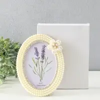 Фоторамка пластик 13х18 см "Белый жемчуг с цветком" овальная Фоторамка пластик 13х18 см "Белый жемчуг с цветком" овальная