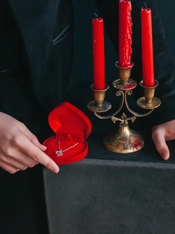 Футляр под набор украшений &laquo;Сердце&raquo;, бархатный, 9&times;8.5 см, красный