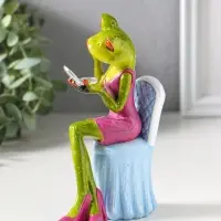 Сувенир полистоун лак "Лягуха в розовом платье наводит марафет" 8,5х8,5х14,8 см