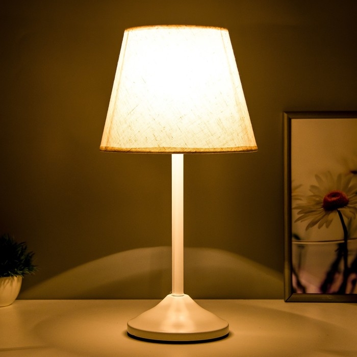 Лампа настольная  Лампа настольная "Элеонора" 1х15Вт Е27 белый 22х22х42см
