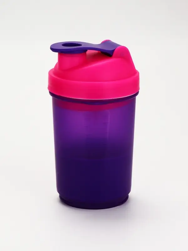 Шейкер спортивный для коктейлей и протеина, с чашей, 500 мл
