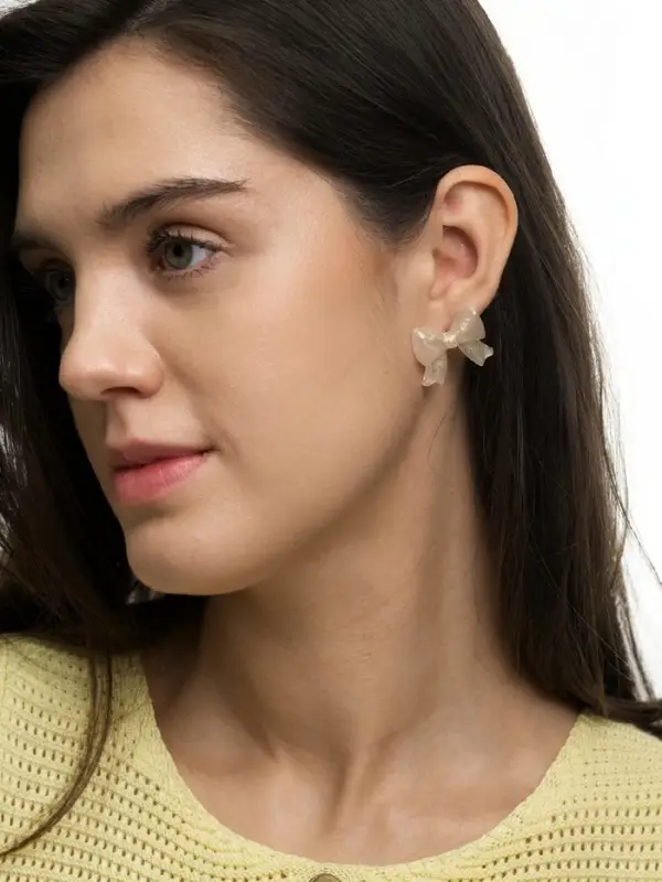 Серьги пластик &laquo;Бантик&raquo;, перламутровый, бежевые