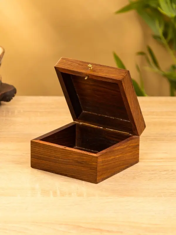 Шкатулка  Шкатулка "Цветок" 10х10х6 см, дерево шишам