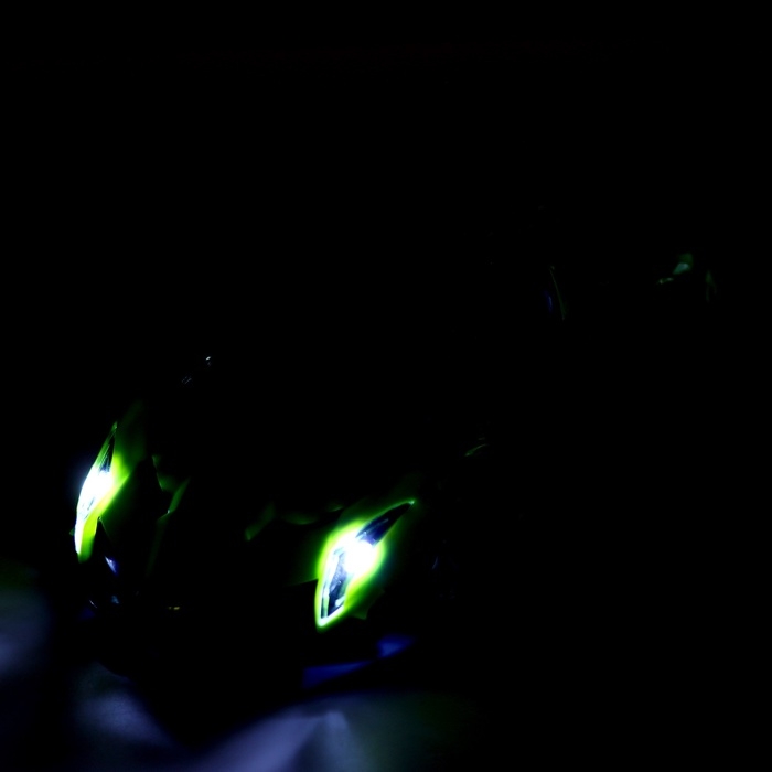 Машинка радиоуправляемая «СпортКар», аккумулятор, на пульте управления, световые эффекты, цвет зеленый, 1:18 Машинка радиоуправляемая «СпортКар», аккумулятор, на пульте управления, световые эффекты, цвет зеленый, 1:18