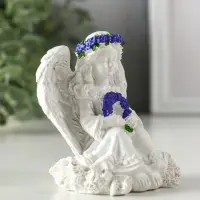 Сувенир полистоун "Девочка-ангел с венком из лаванды" белый с фиолетовым 8х6х8,5 см Сувенир полистоун "Девочка-ангел с венком из лаванды" белый с фиолетовым 8х6х8,5 см
