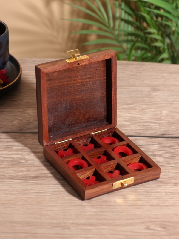 Настольная игра  Настольная игра "Крестики-нолики" 10х10 см, дерево шишам, смола