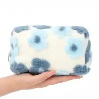 Косметичка женская &laquo;Цветочек&raquo;, плюшевая, на молнии, 19&times;8&times;10 см, белая