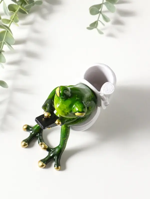 Фигурка полистоун лак &laquo;Лягушонок на унитазе с телефоном&raquo;, 12.5&times;8&times;11 см