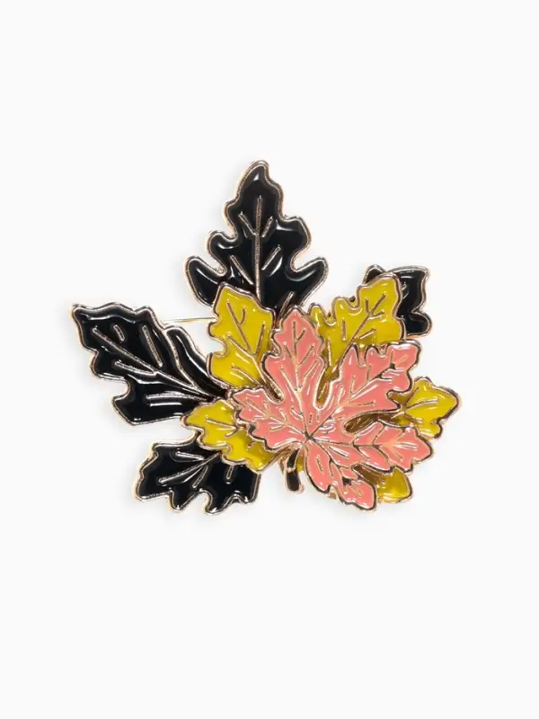 Брошь &laquo;Листья&raquo;, три кленовых, цветная в золоте