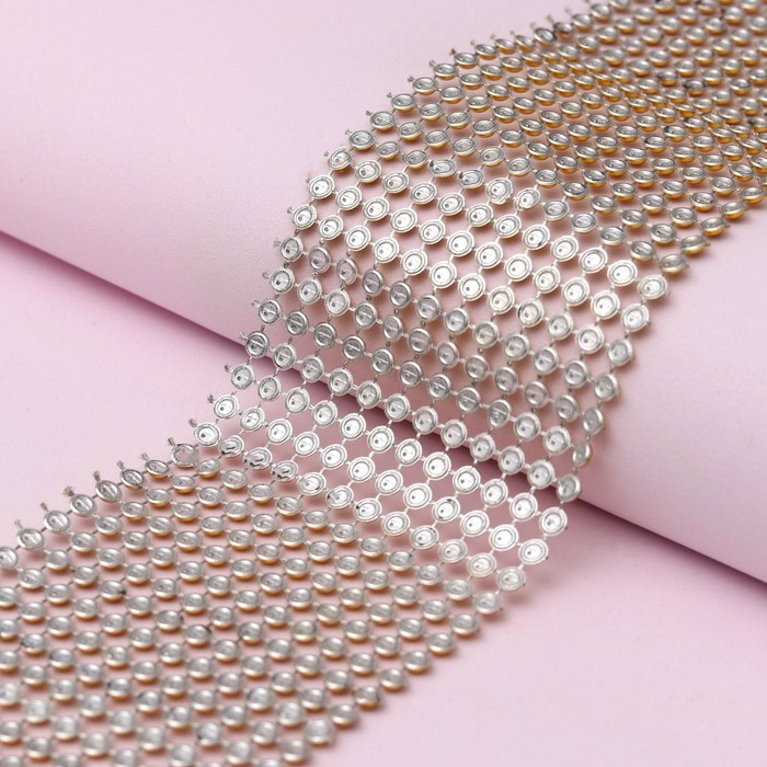 Лента с имитацией выпуклых страз, 5,75 см, 9 ± 1 м, цвет золотой Лента с имитацией выпуклых страз, 5,75 см, 9 ± 1 м, цвет золотой