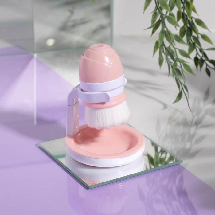 Щёточка для умывания с подставкой «Авокадо» Щёточка для умывания с подставкой «Авокадо»