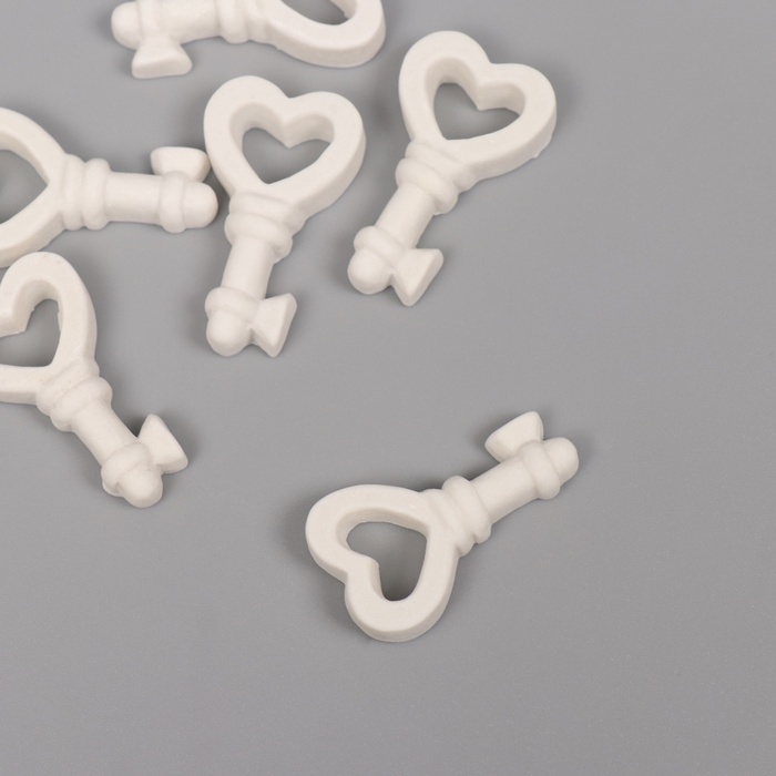 Декор для творчества полистоун Декор для творчества полистоун "Ключик с сердечком" белый набор 6 шт 2х3 см